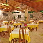 La Pergola Szálloda 3*